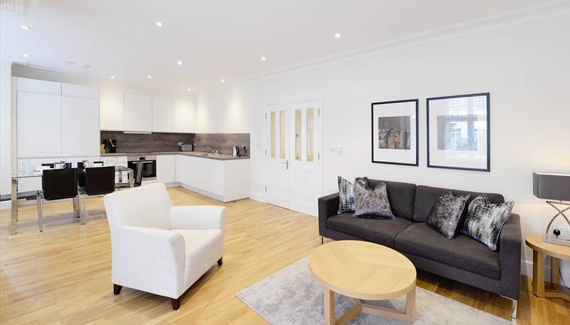 2 Bedroom Hamlet Gardens, London W6 0SP