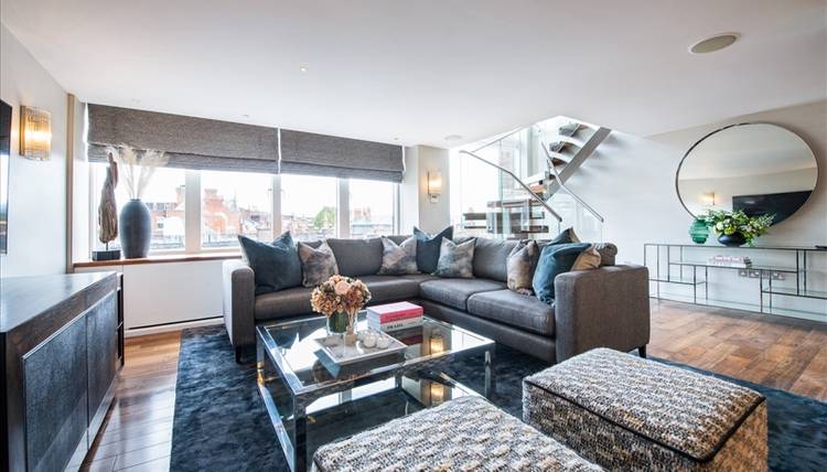 Spectacular Duplex Penthouse with Panoramic London Views