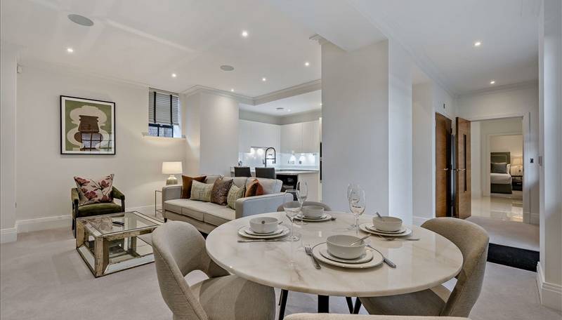 Spectacular Ground-Floor Two-Bedroom Apartment with Private Garden and River Views