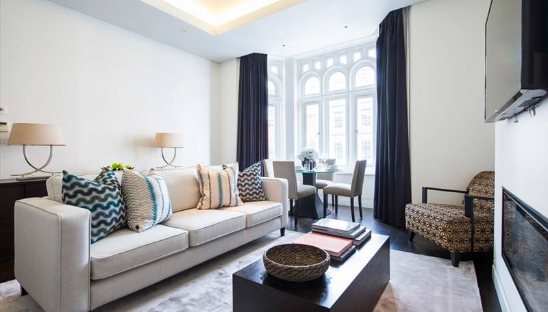 Elegant One-Bedroom Apartment in the Heart of Mayfair