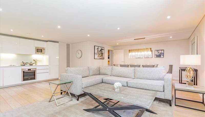 Paddington's Floating Palace: Canalside Opulence