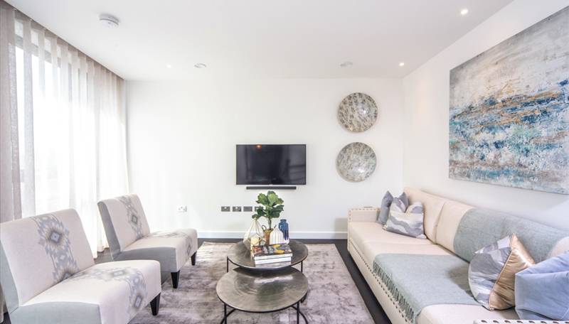 Luxury Interior-Designed Two Bedroom Apartment with Winter Garden & Balcony