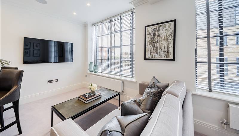 Palace Wharf, Fulham: Stylish two-bedroom loft apartment in riverside warehouse conversion