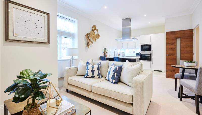 A spacious, interior designed, ground floor one bedroom apartment with views facing the inner courtyard is available within this newly converted, warehouse style, gated development on the River Thames.
