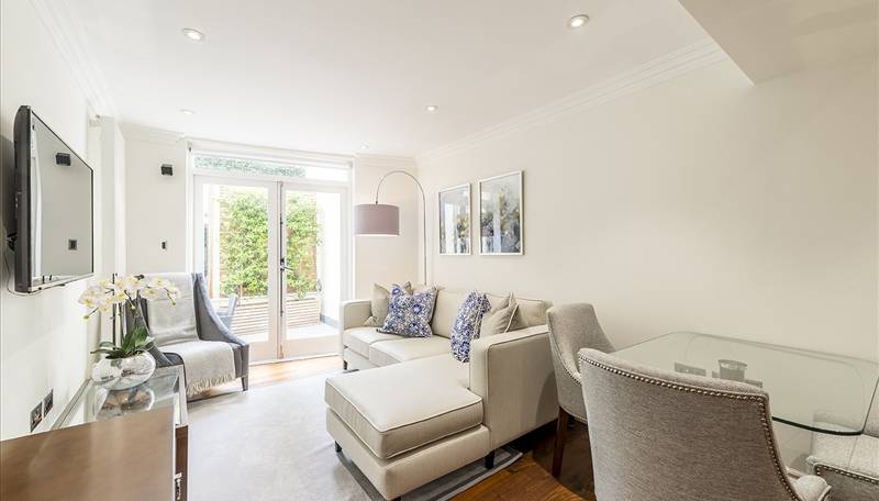Elegant Interior-Designed One-Bedroom Apartment | Grade II Listed Building