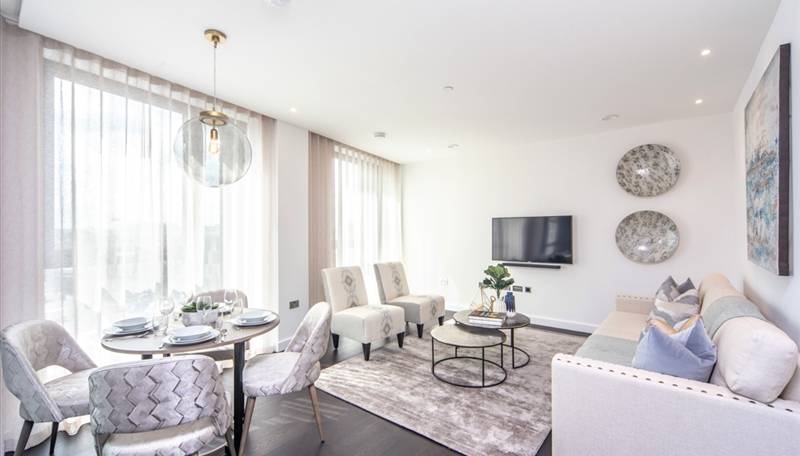 Thornes House, Nine Elms: Luxurious two-bedroom apartment with panoramic London views