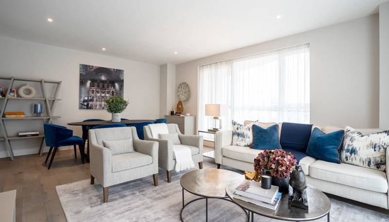 Exquisite Two-Bedroom Residence with Sweeping City Views in the Financial District