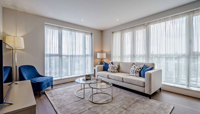 A Spacious Two-Bedroom Residence Designed for Modern Living near Canary Wharf