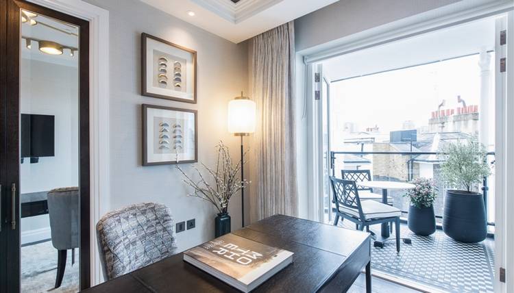 Exquisite One-Bedroom Apartment in Kensington & Chelsea