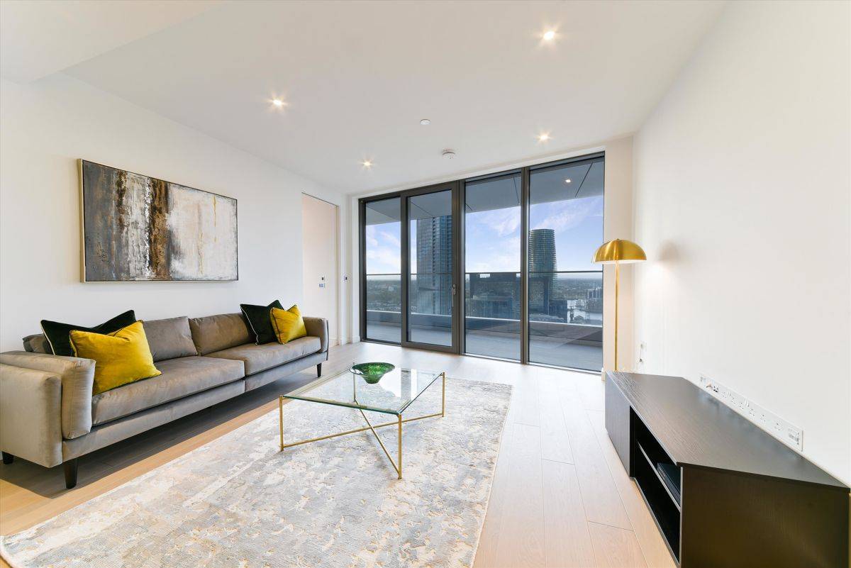 Amazing Views, Resort Living in Canary Wharf, Two Bed Three Br Apartment set on a wonderful waterfront location 10 Park Drive, panoramic views across South Dock, Canary Wharf and the Thames beyond.