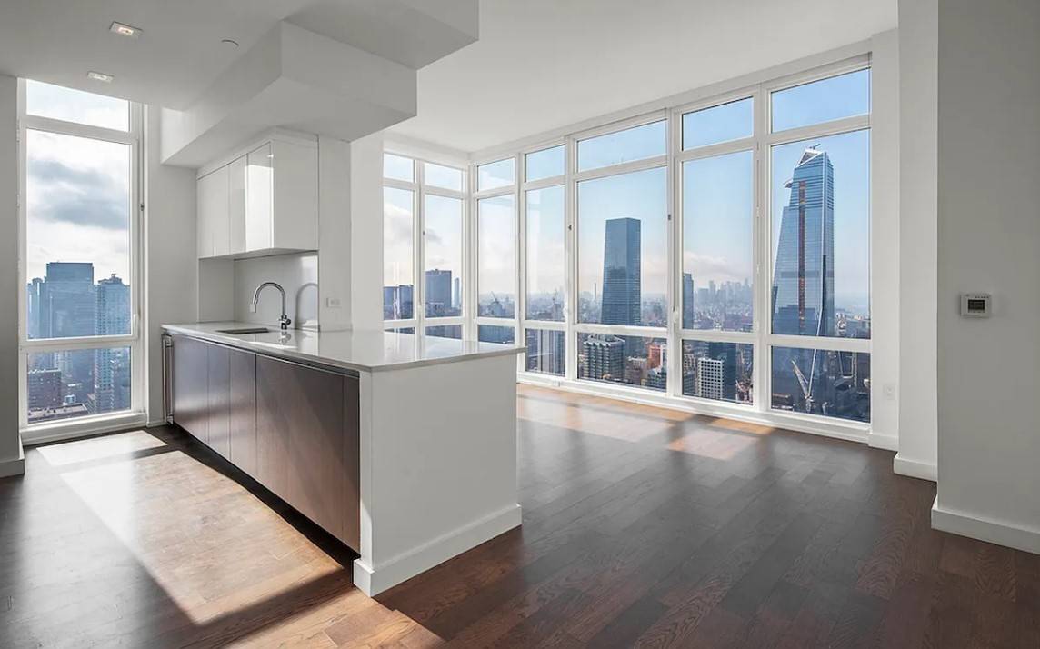 Stunning 2BR/2BA Midtown West Penthouse