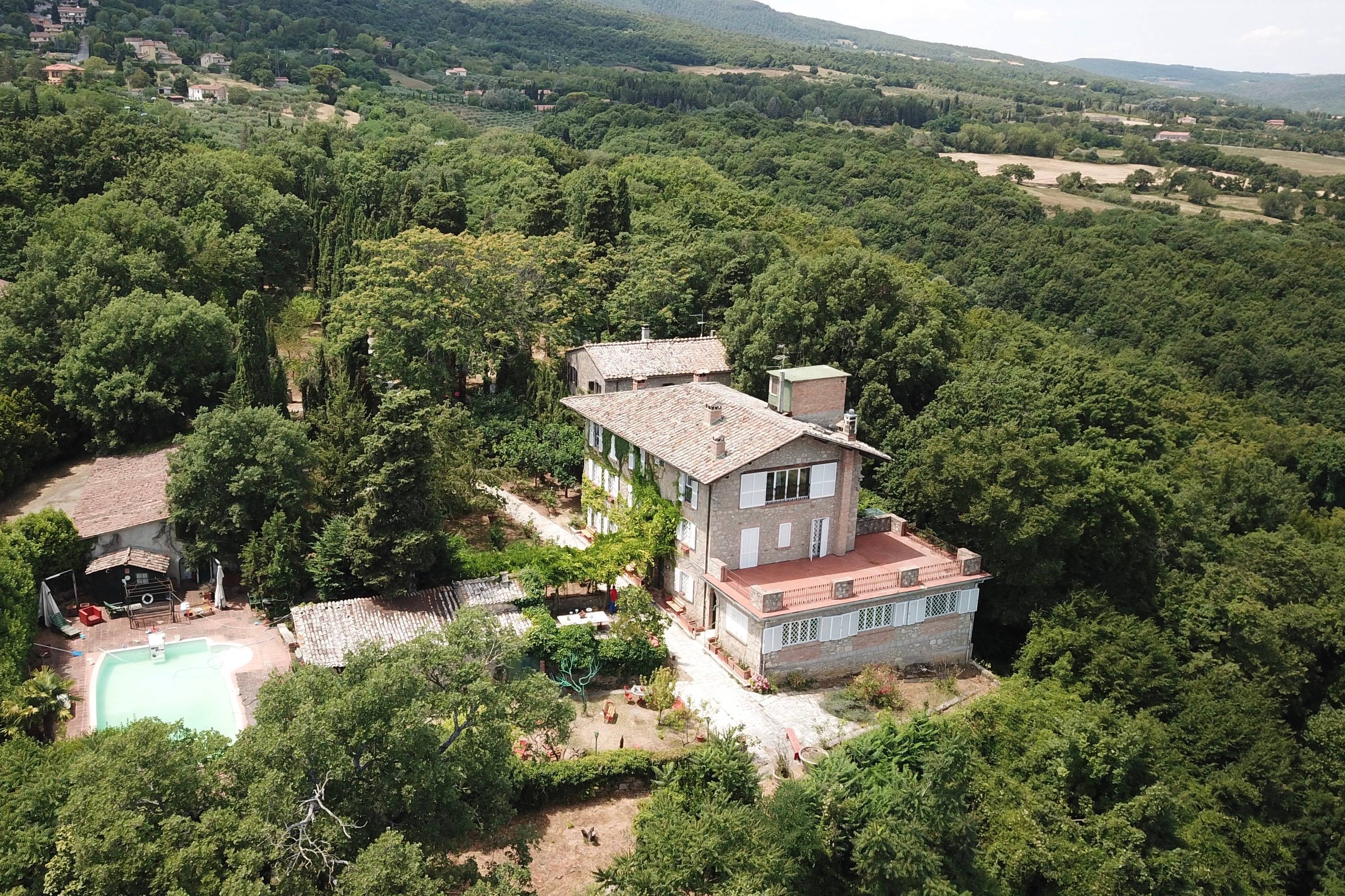 Enchanting VILLA in Sarteano (Tuscany, Italy) with stunning views and 40 hectares of land