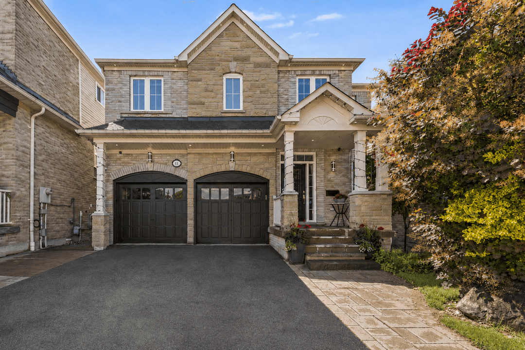 4+1 bedroom, 4 bathroom Detached Home Located in sought-after Ajax neighbourhood