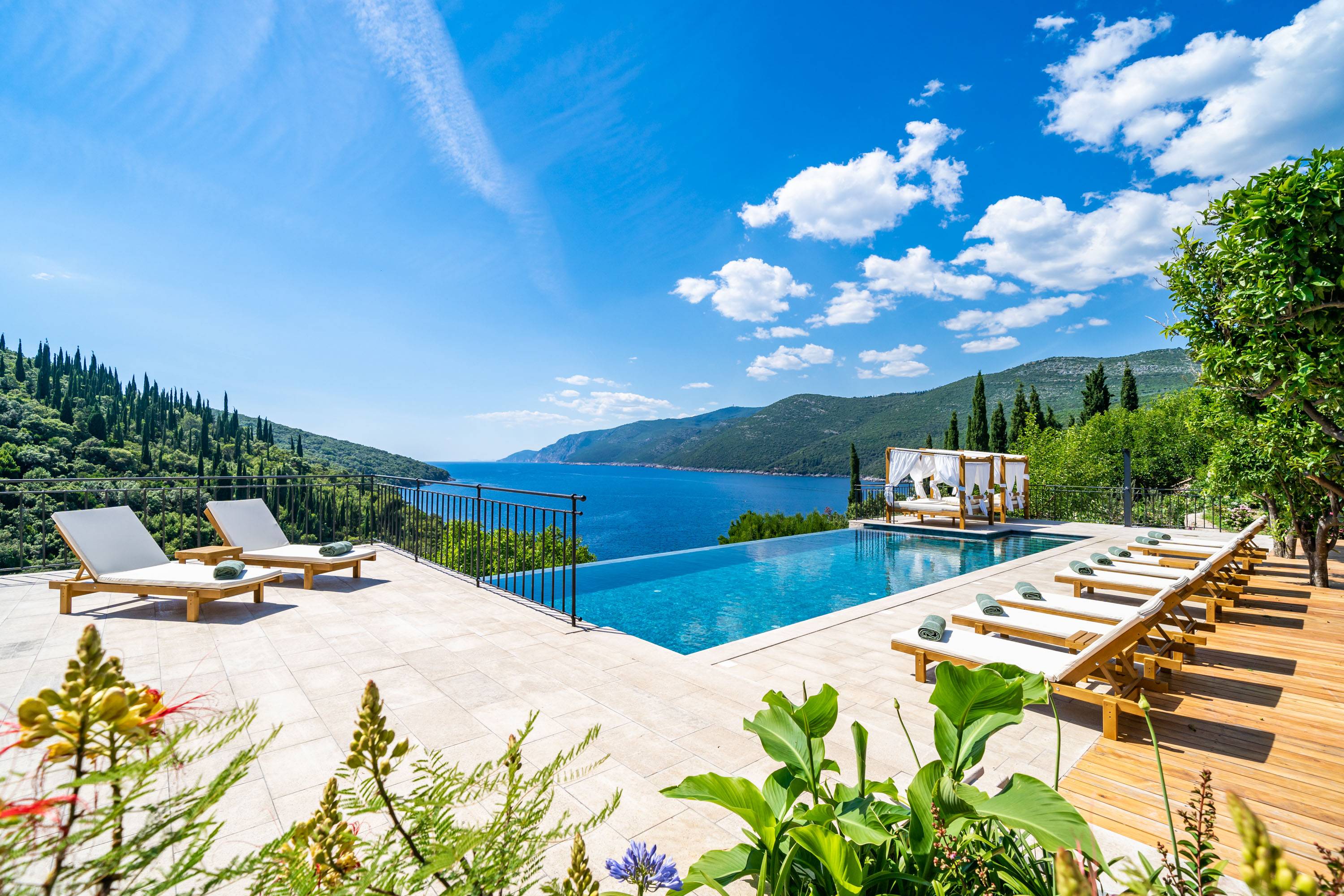 Mediterranean luxury with a private beach and infinity pool - near Dubrovnik