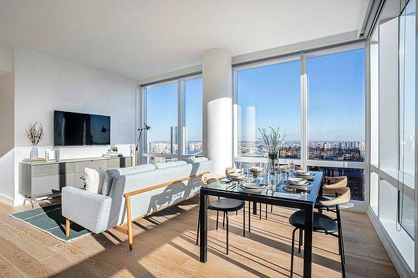 Corner 2 Bedroom Apartment in Lower Manhattan