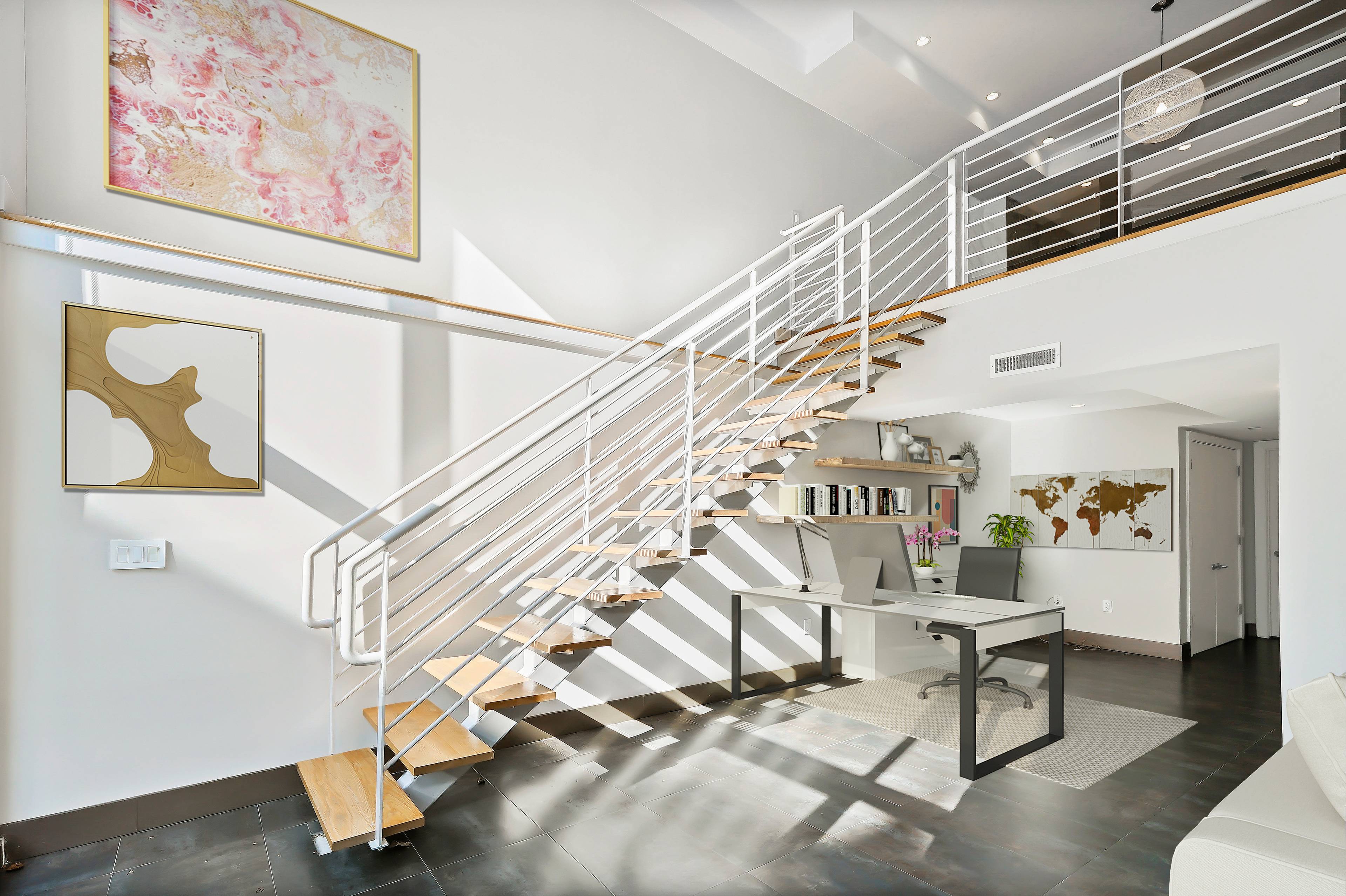 2 Bedroom Duplex Loft 16' Ceilings  with 800sf Outdoor