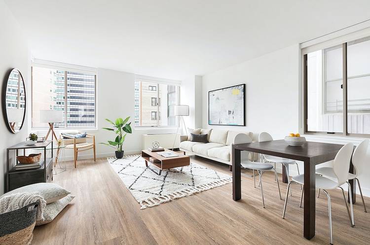 No Fee, Financial District 2 bed/2 bath Apartment in Amenity Filled Luxury Building, W/D in Unit