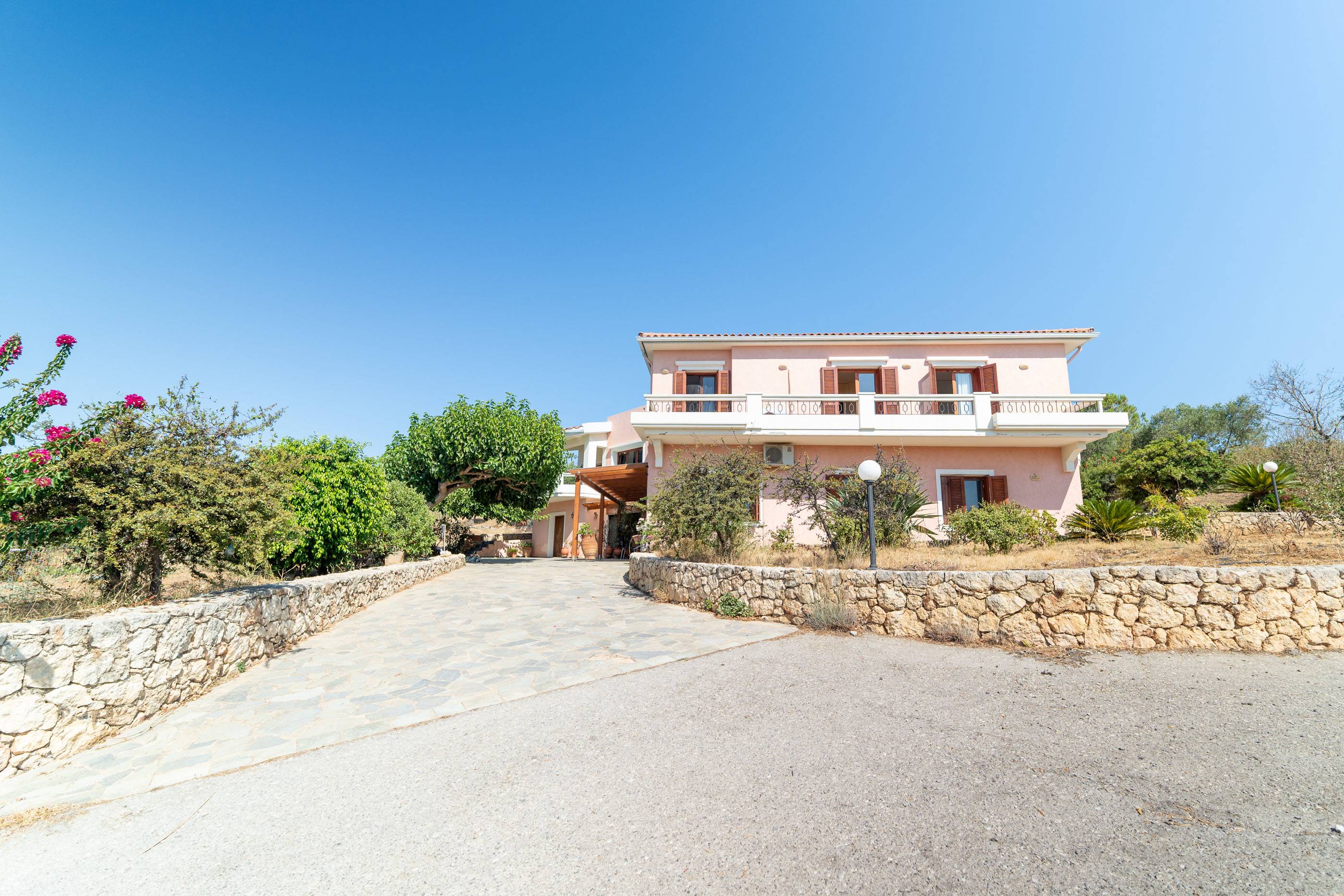 Two independent Residences  with panoramic views of Souda Bay