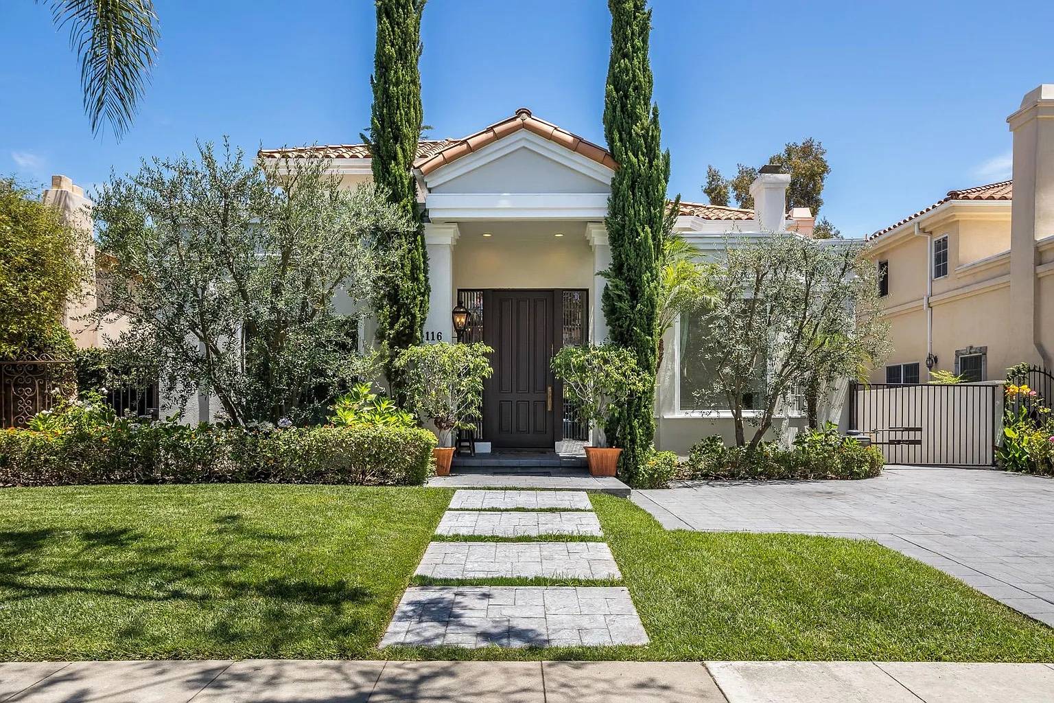 116 N Palm Dr, Beverly Hills, CA, 90210