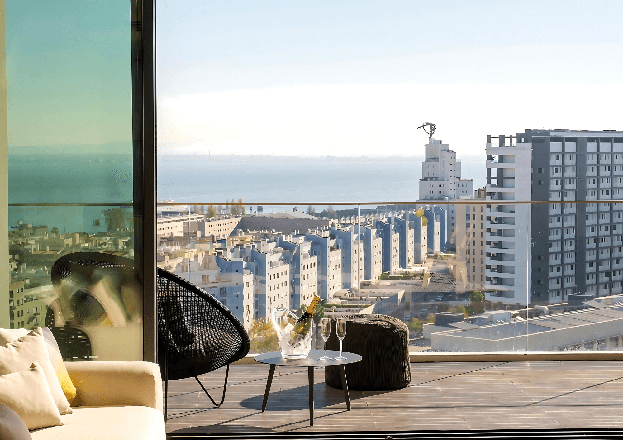 Penthouse | Duplex | 3 Bedrooms | Riverfront | Terrace | Concierge Services | Prime Location