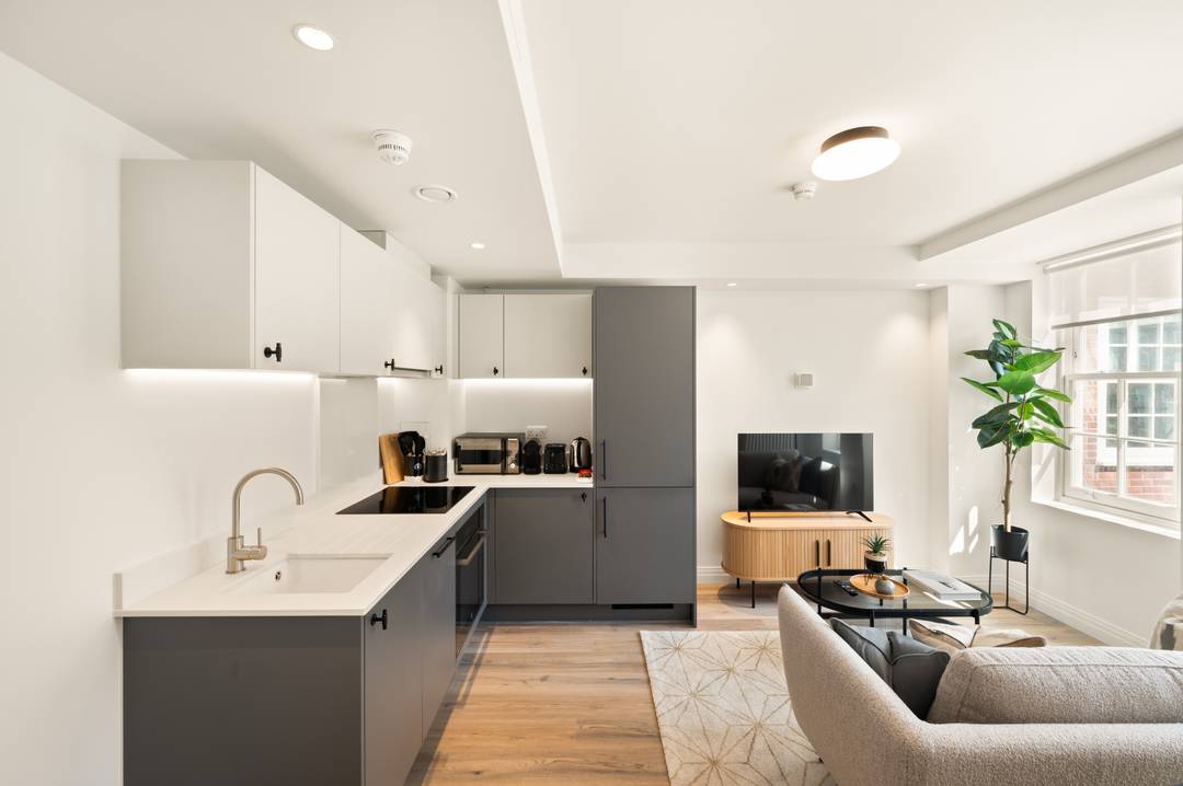 Beautiful Riverside 2-Bed Apartment |  Gym & Concierge
