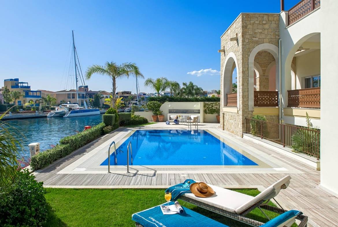 Seafront luxurious Villa with swimming pool in a great  location in the Limassol Marina, Cyprus