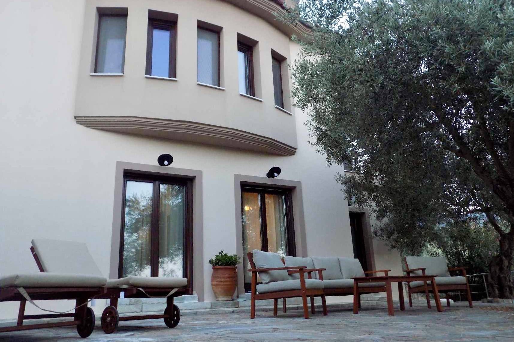 Luxurious Dual-Residence Villa with Stunning Sea and Mountain Views in Volos