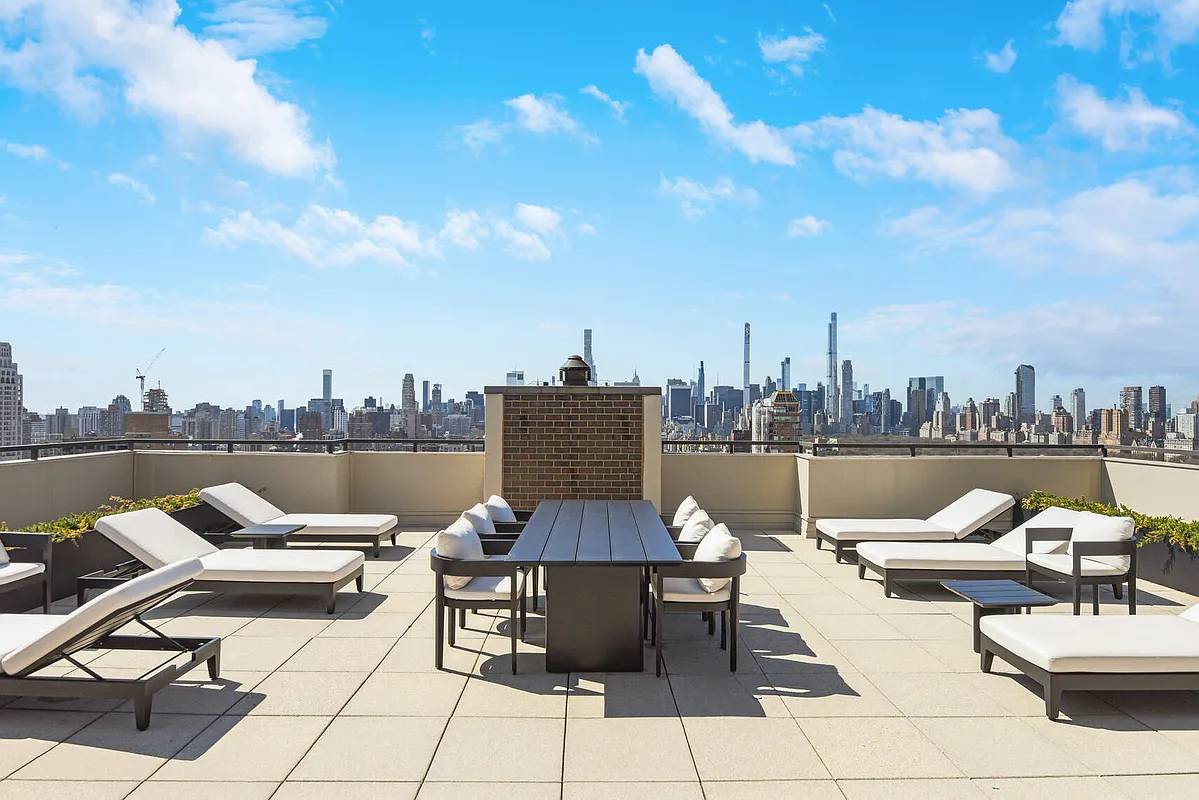 Charming 1 Bedroom 1.5 Bath Coop in Carnegie Hill