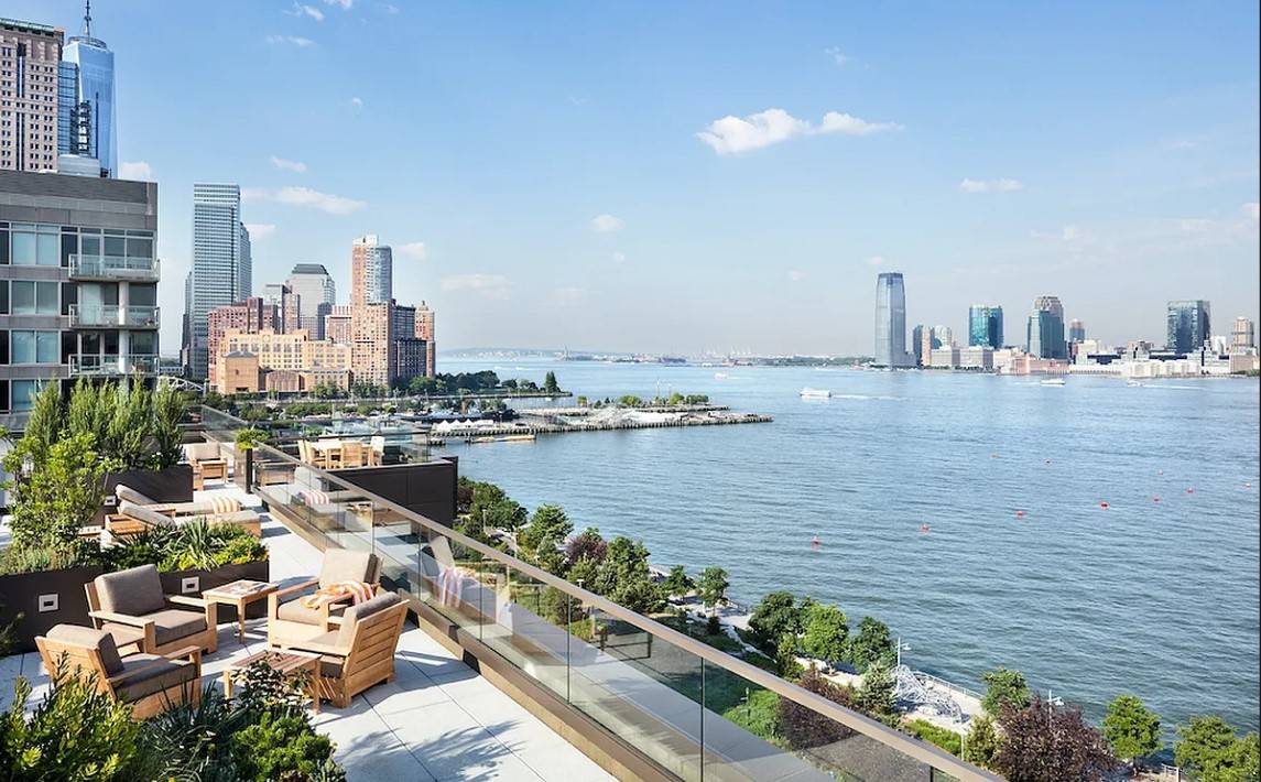 DAZZLING 4BR/4BA CORNER PENTHOUSE ON PRIME TRIBECA WATERFRONT