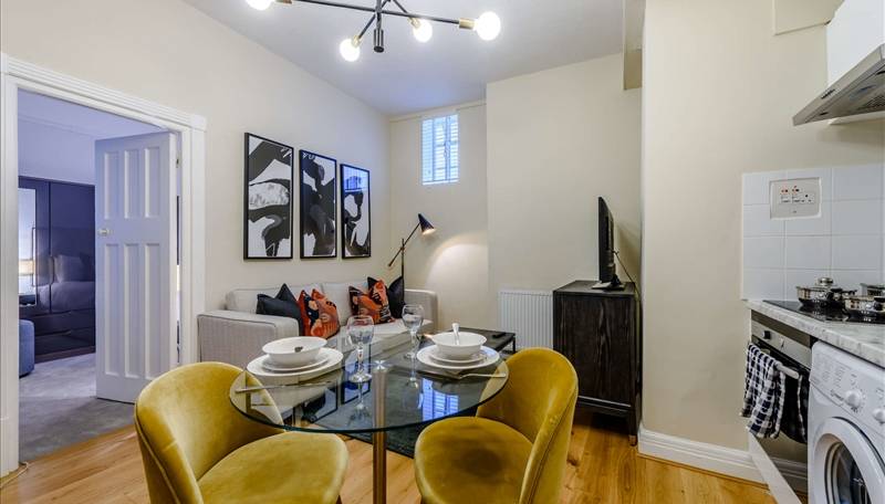 Charming 1-Bedroom Apartment Opposite Regent's Park – Ideal for Professionals or Students