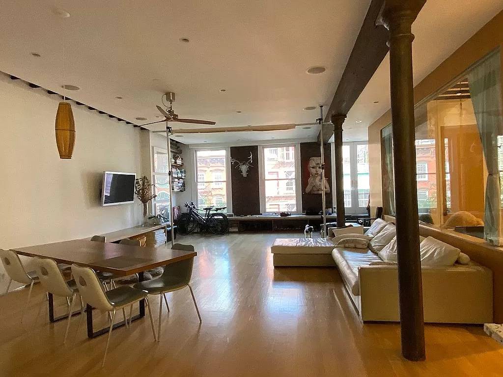 Spacious 3 Bed 2 Bath 2,200sf Soho Loft!