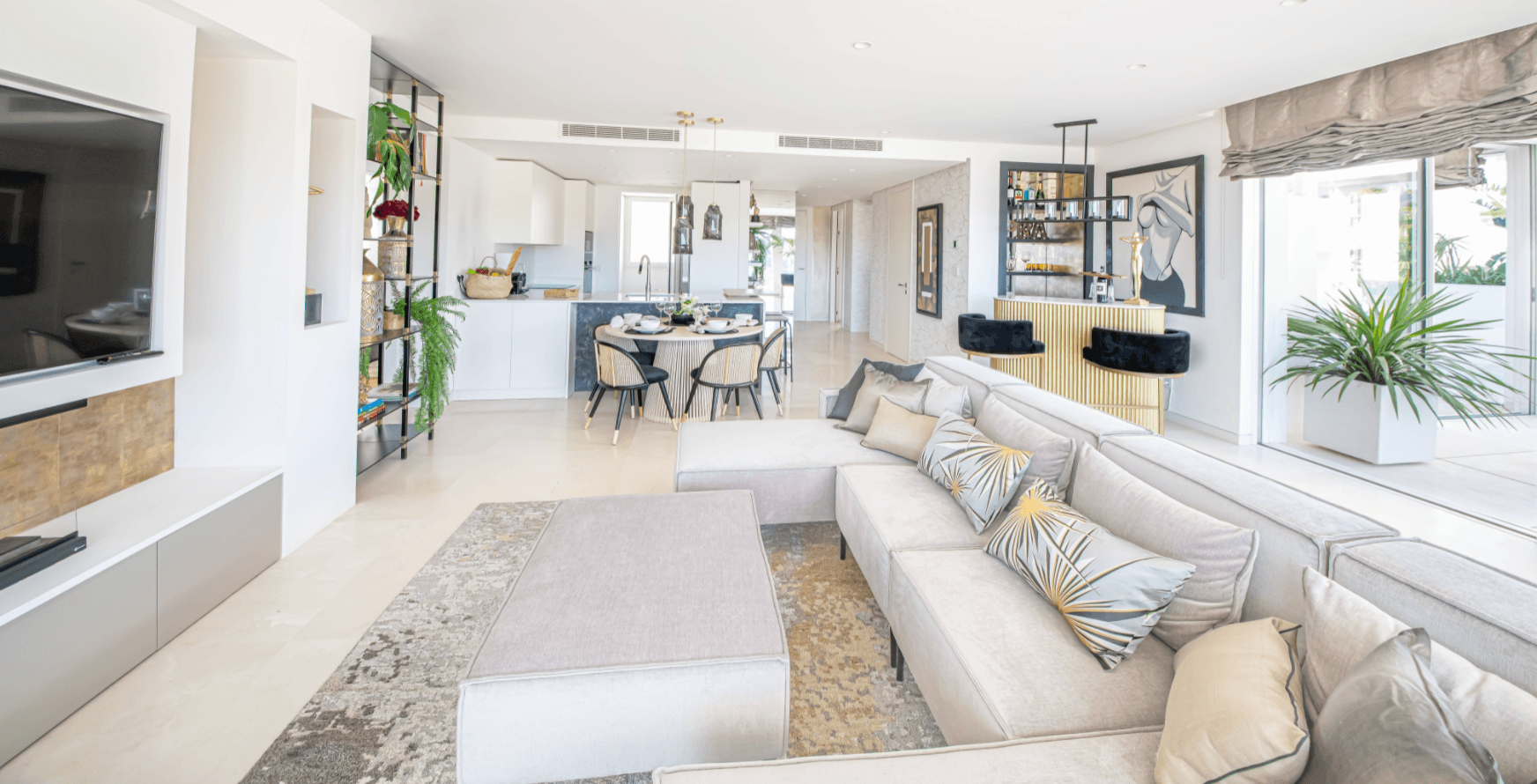 A Superb Contemporary 2 bedrooms Apartment with panoramic sea views  on the heights  of Marbella for sale