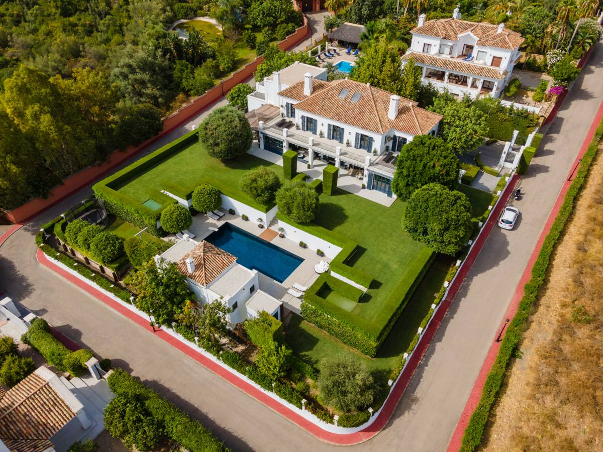 Luxury 7 Bedroom Villa For Sale in Marbella