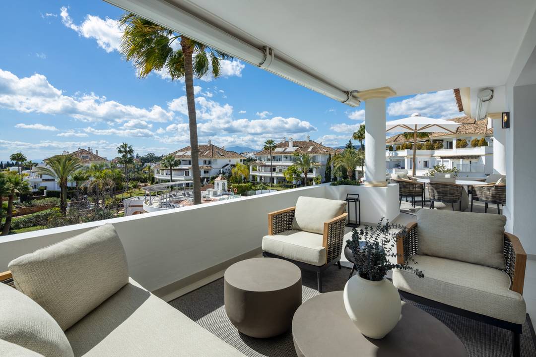 Superb ocean view penthouse in Marbella, Golden Mile