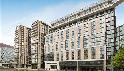 This four bedroom penthouse is situated on the fifteenth floor of this prestigious building with breathtaking views