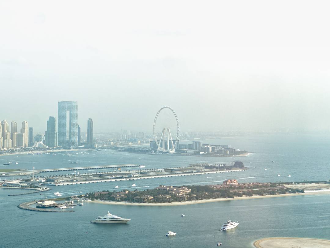 High floor | Skyline View | Vacant September