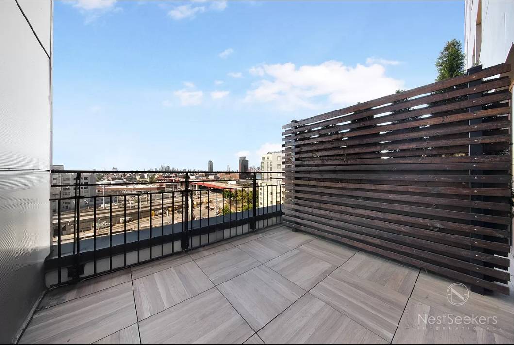 Pvt Terrace--NYC Skyline Views--Modern Building