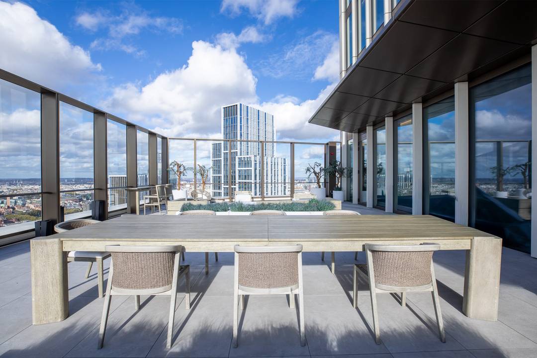 An extraordinary Four-storey Penthouse perched on the 49th Floor in Nine Elms, London