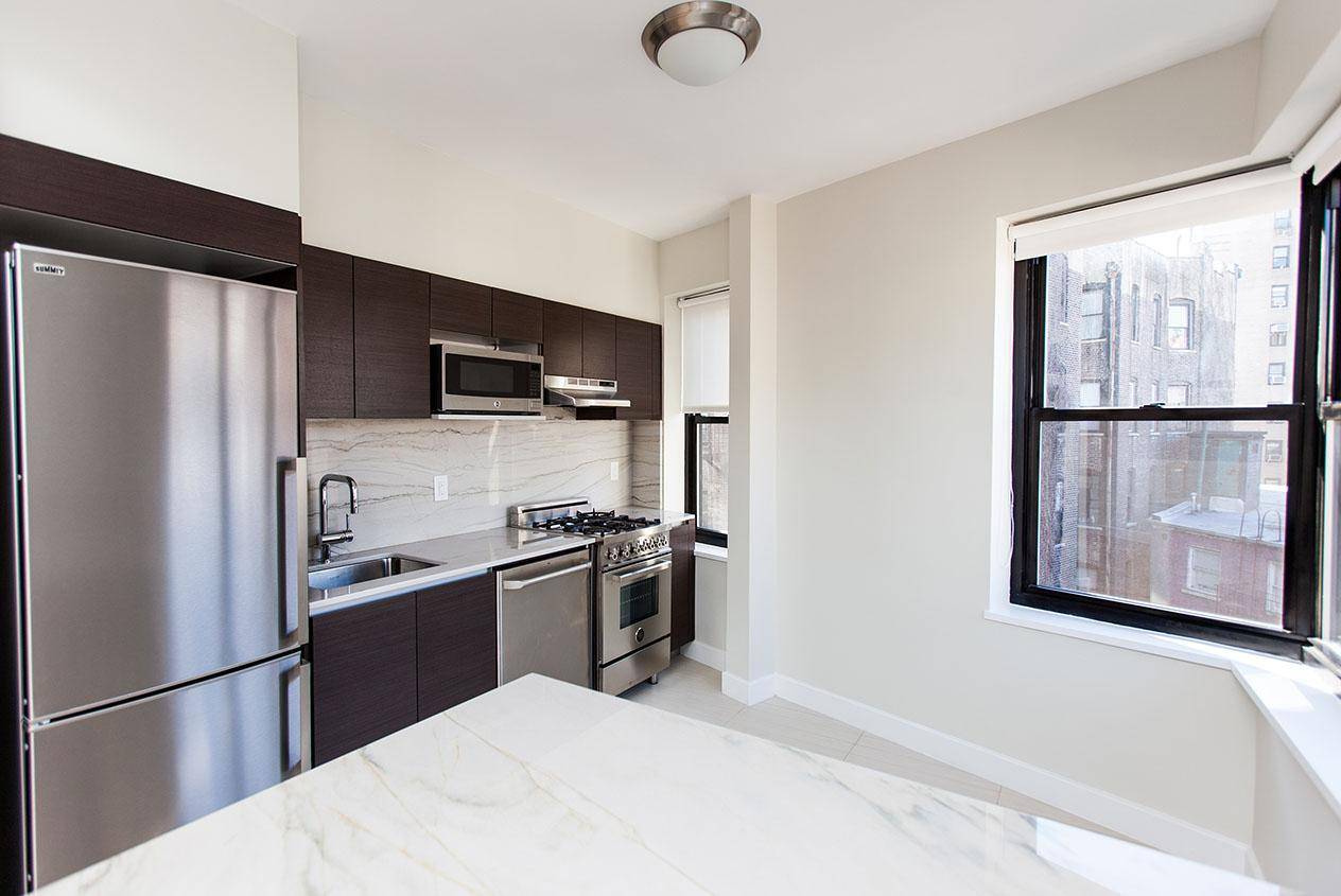 No Fee, Greenwich Village 1 Bed/1 Bath in Doorman Building, W/D in Unit