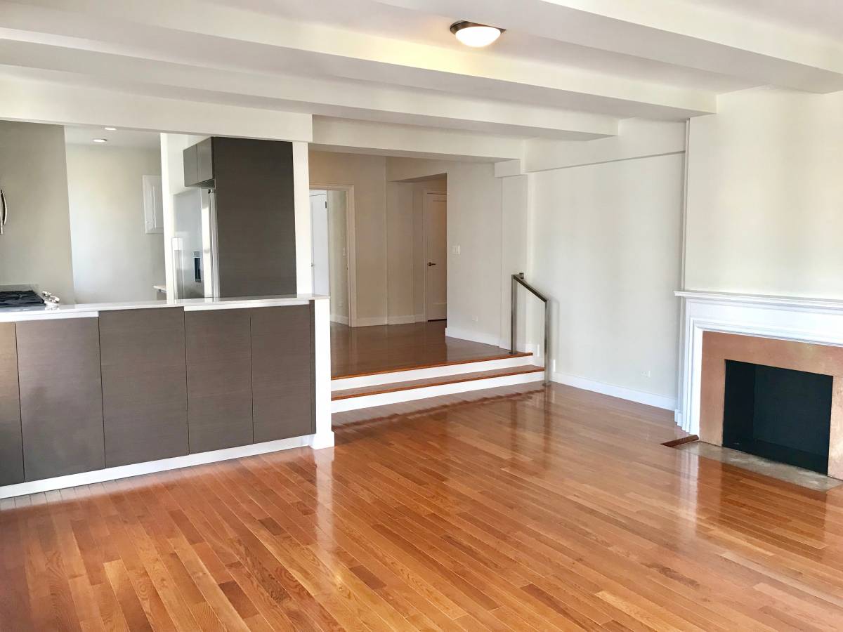 No Fee, Corner Unit 2 Bed / 2 Bath in Sutton Place Doorman Building