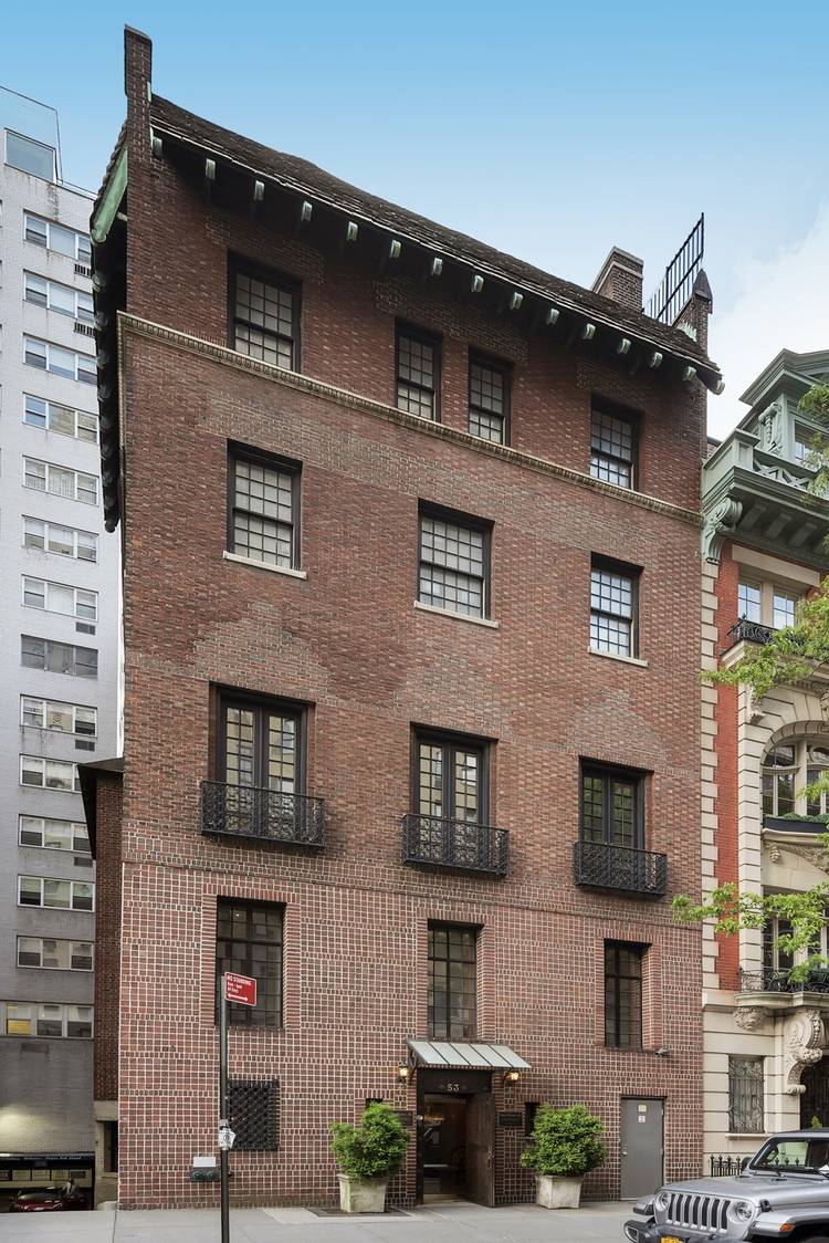 Townhouse in Manhattan For Sale