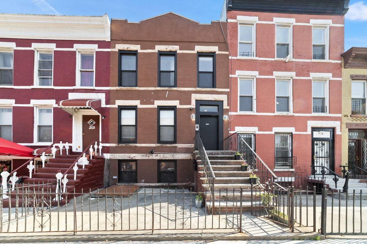 Large and Luxurious 3 Bedroom in Brooklyn