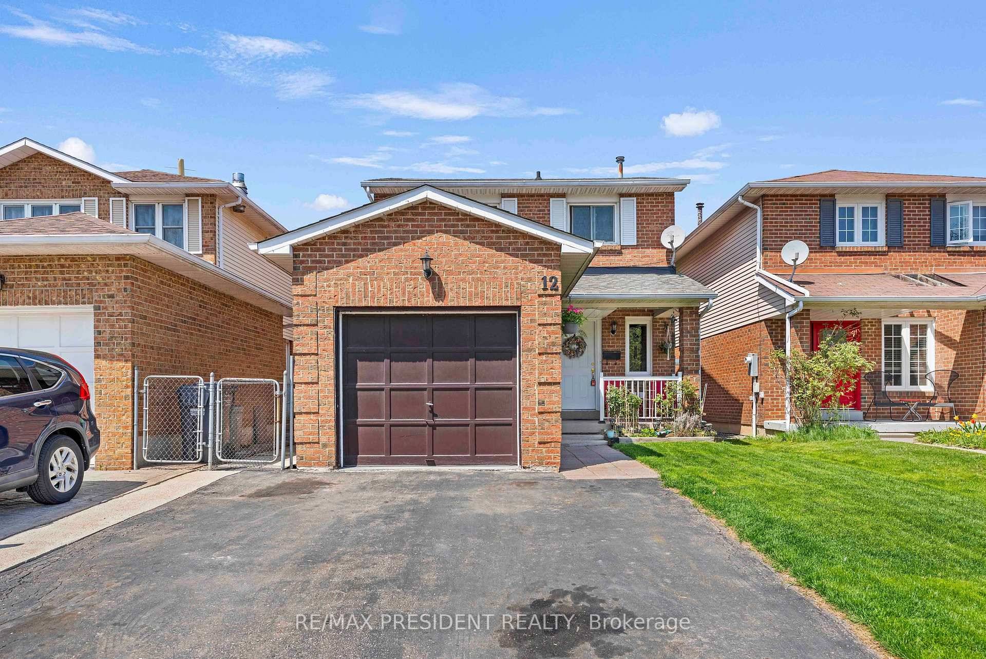 Charming all brick, fully detached 3 bedroom home located on a quiet court in the highly sought after Heart Lake community.