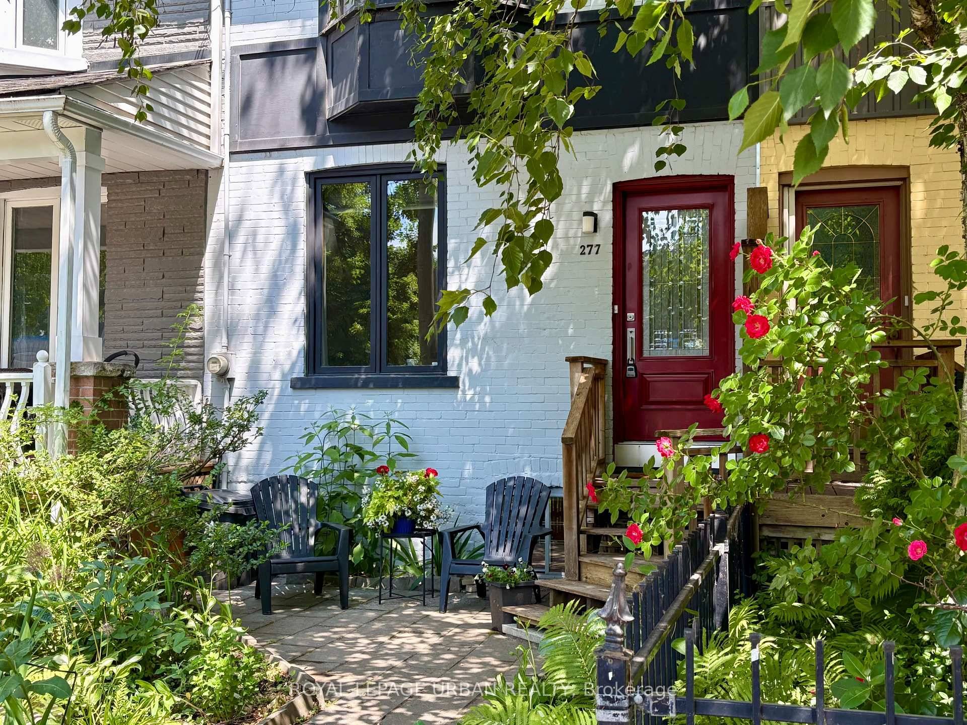 This well loved, renovated family home features 1, 716 sq ft above grade, 5 spacious bedrooms and overlooks the vibrant Jimmie Simpson Park.