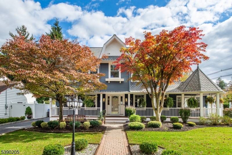Classic Charm with Modern Luxury !