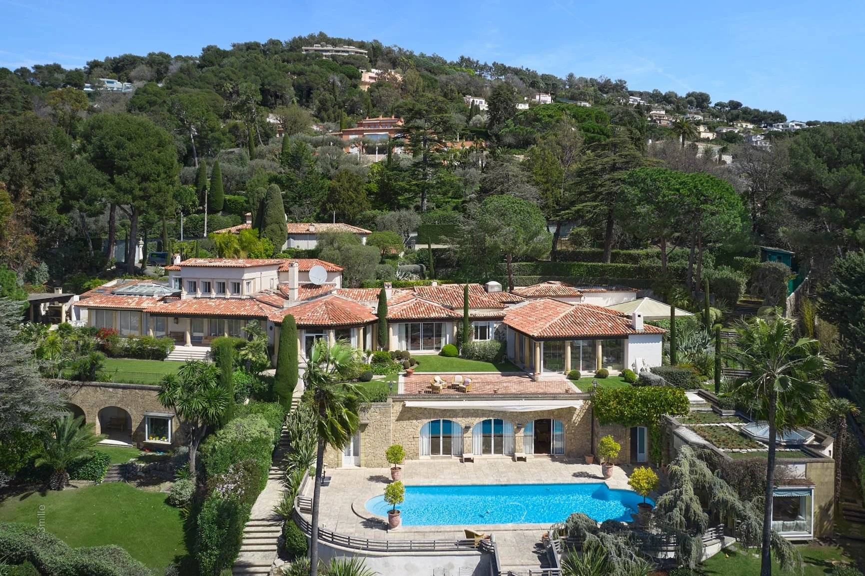 CANNES CALIFORNIA - Sumptuous property with panoramic sea view