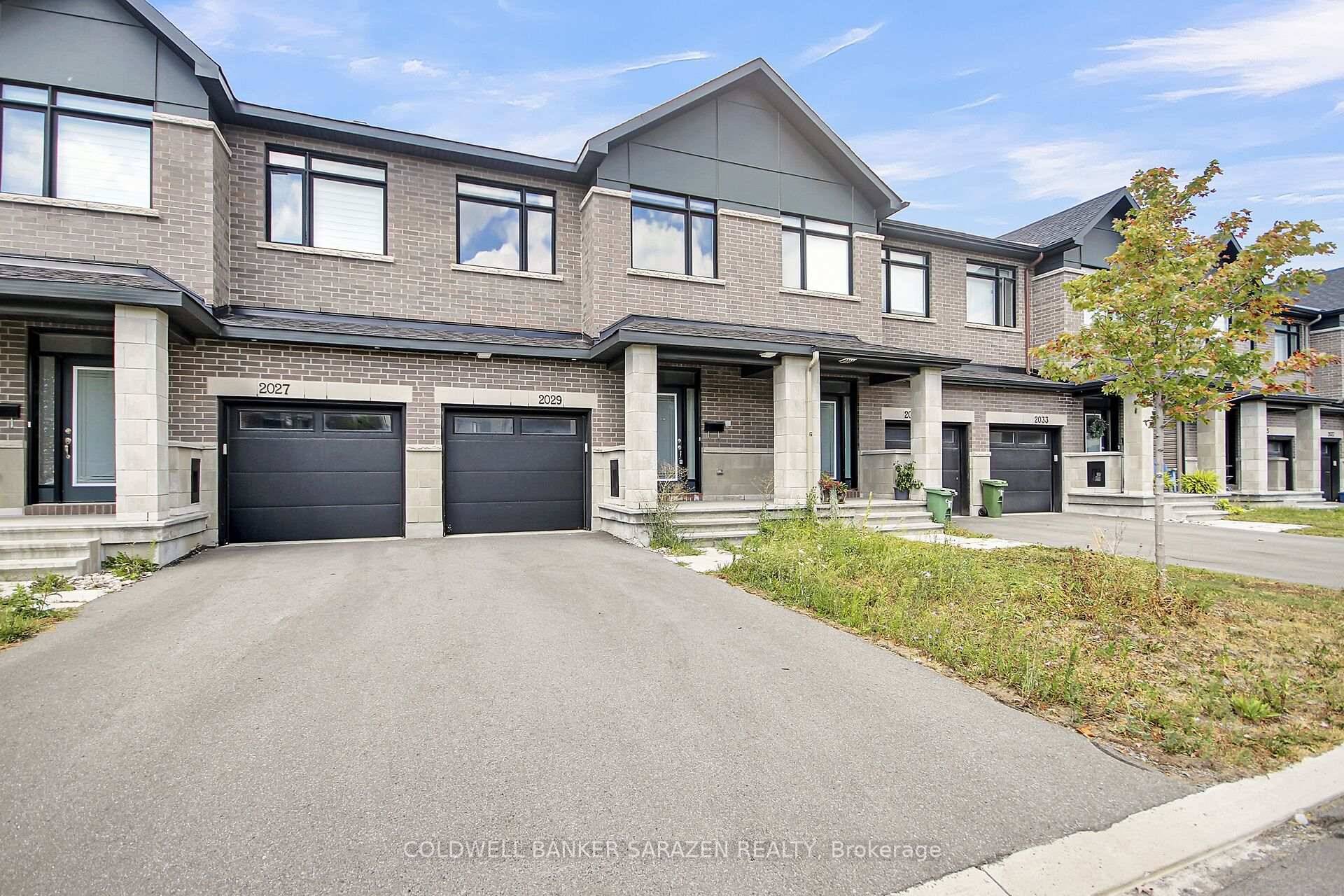 Welcome to this stunning newer townhome located in the desirable Trailwest community of Kanata Stittsville.