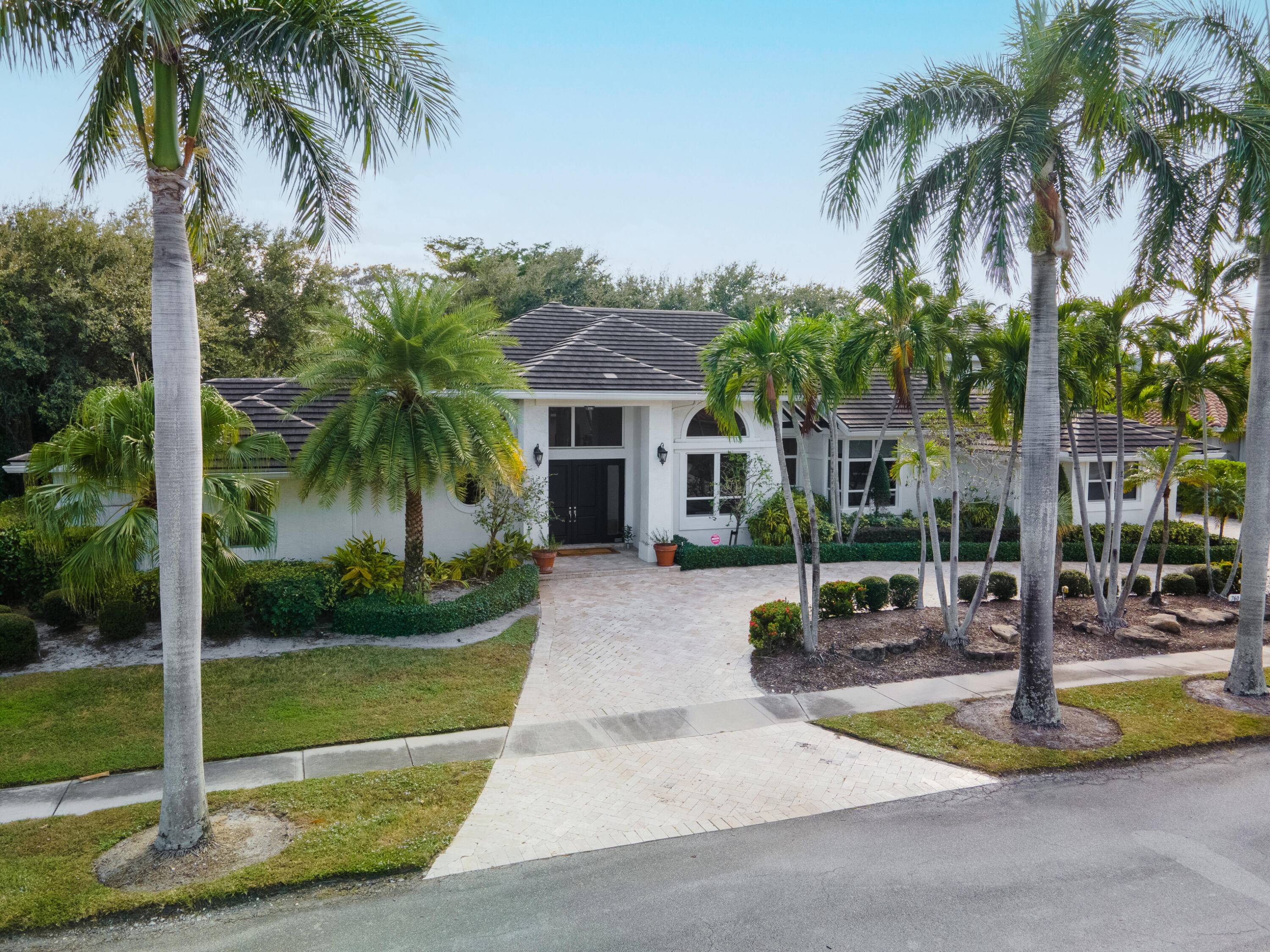 SPECTACULAR JUST UPDATED 6 BR 4.