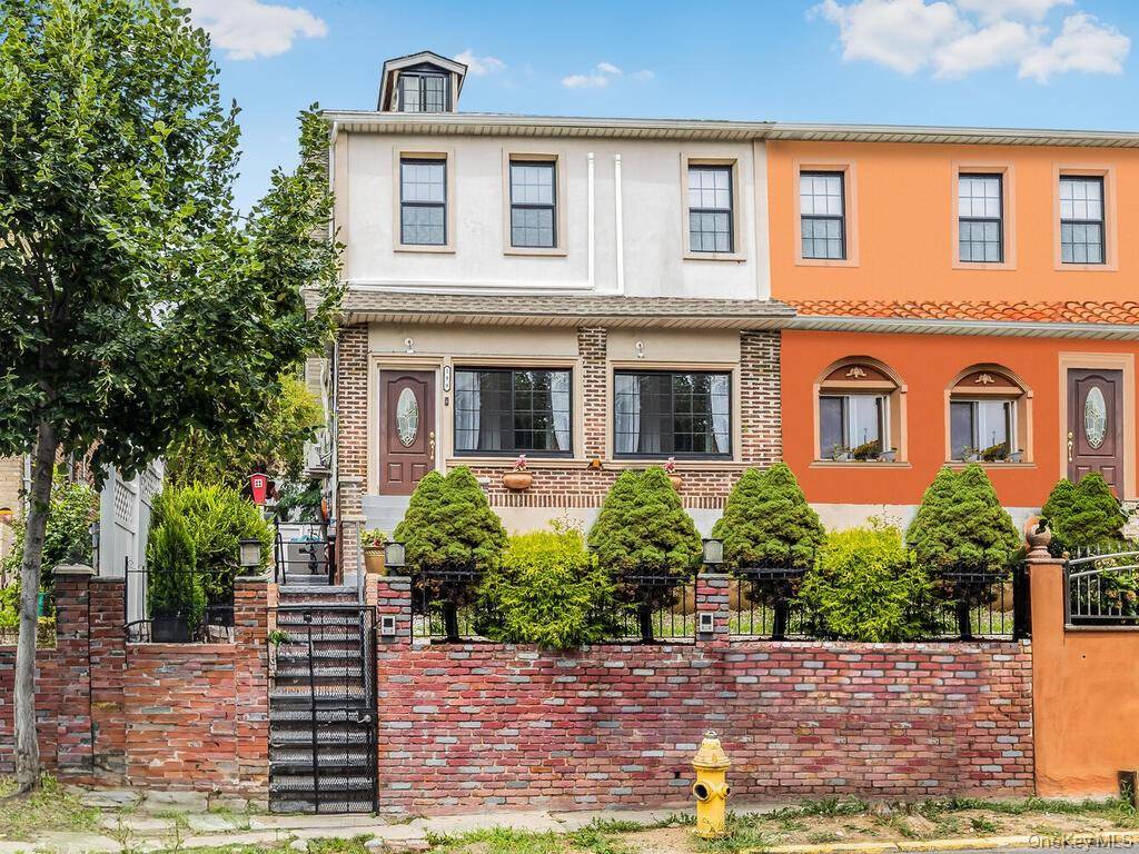 Welcome to 199 W 179th St in the Morris Heights section of The Bronx.