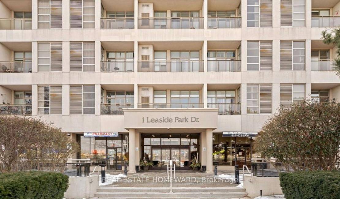 Beautiful 1 bedroom condo in a prestigious building minutes away from Downtown core and DVP is just steps away.